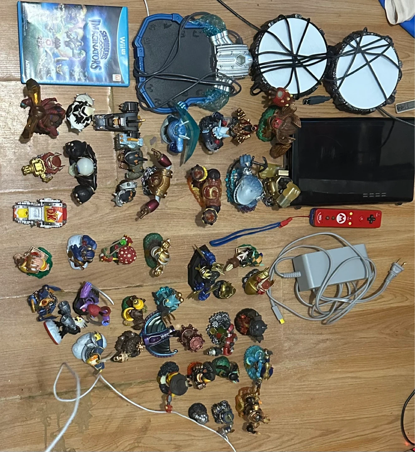 42 skylanders with Wii U and 3 Wii u portals