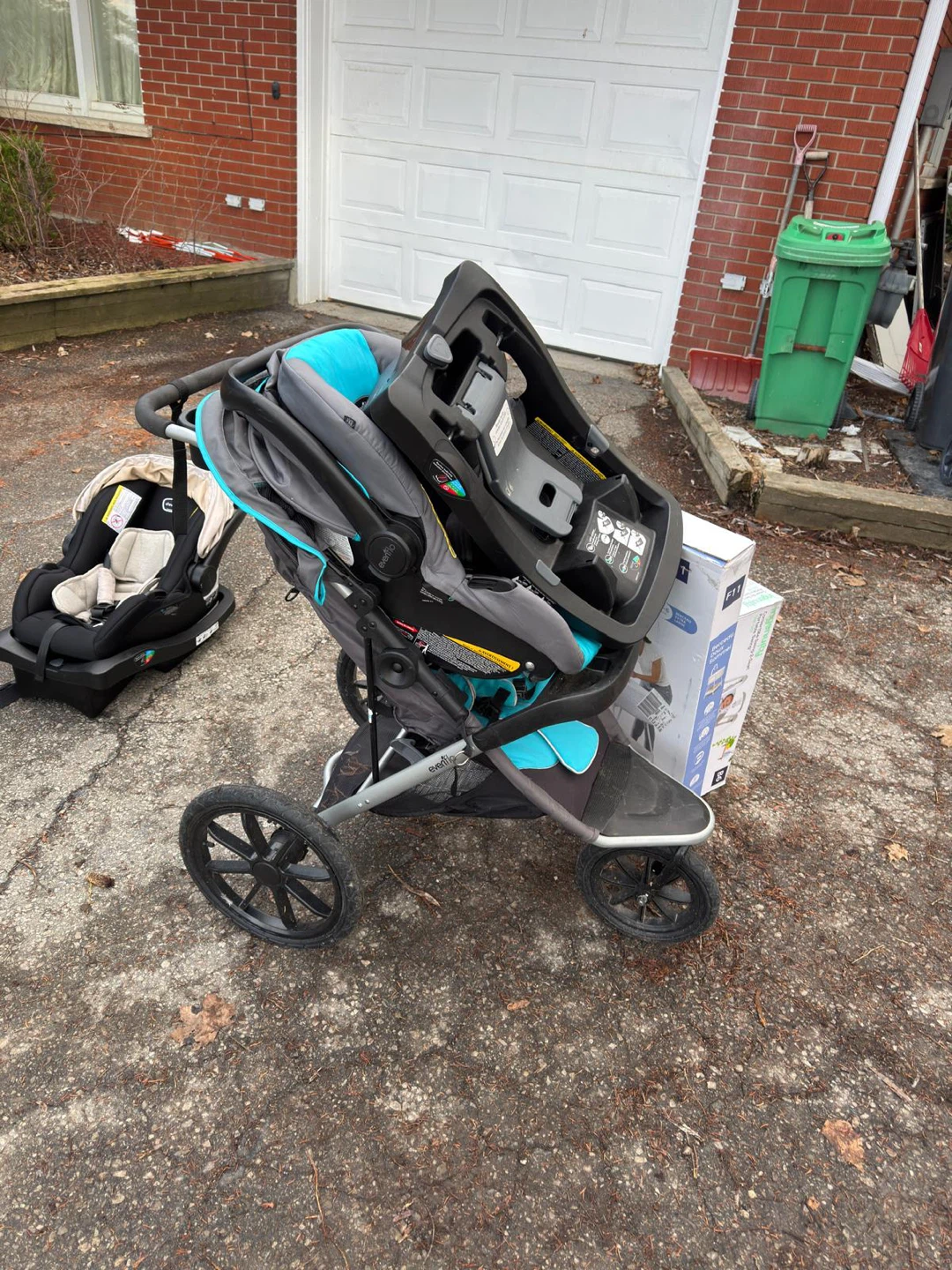 Evenflo Stroller and Infant Car Seat Combo
