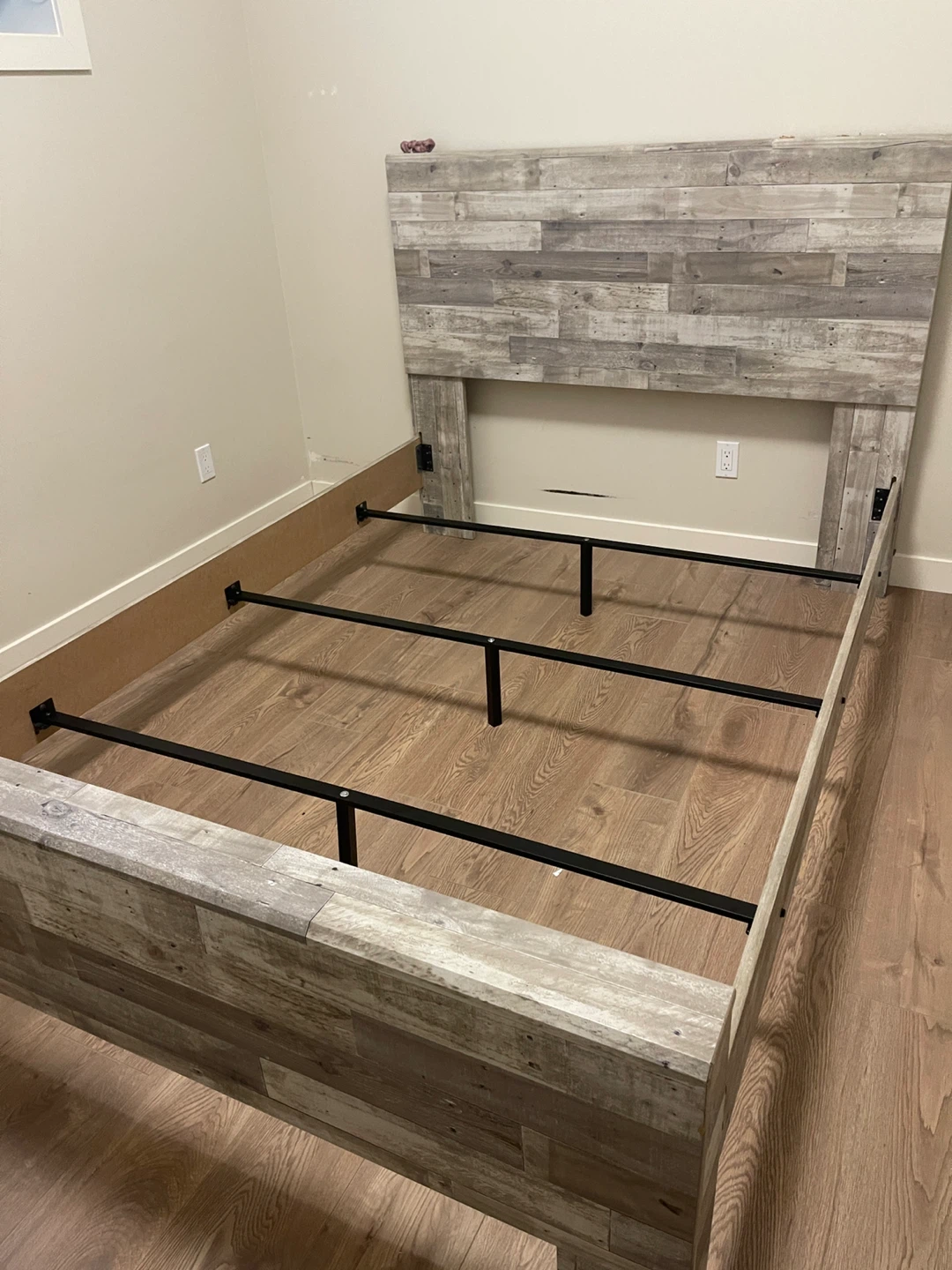 Ashley Effie queen bed
