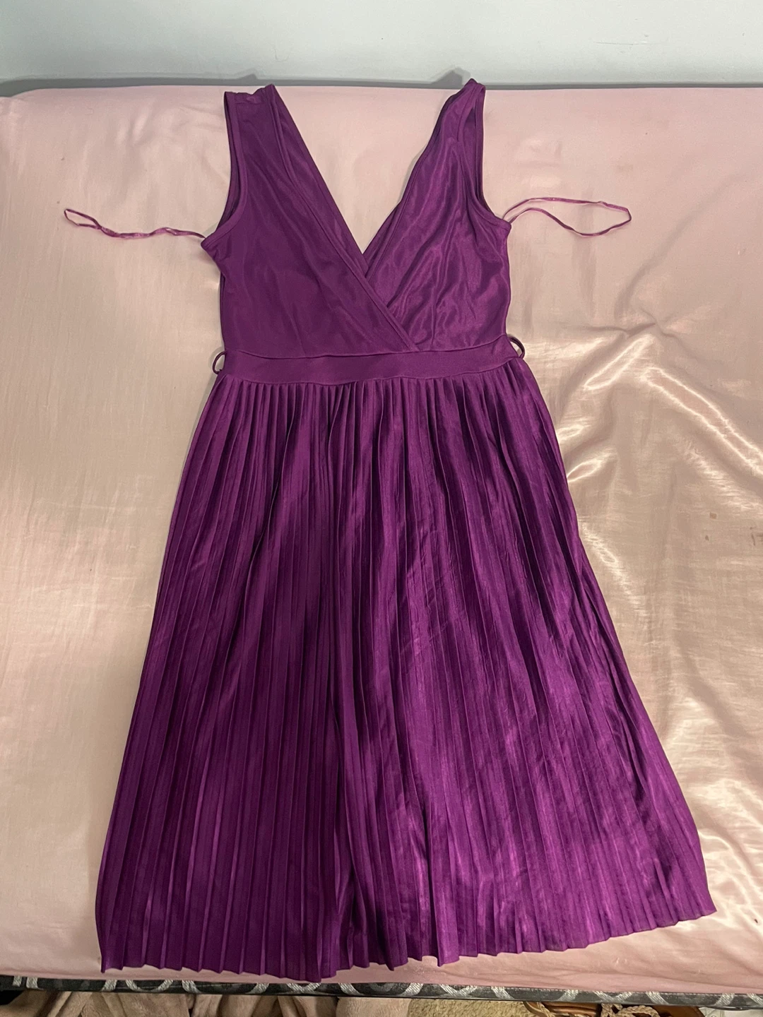 H&M Purple V-Neck Pleated Dress - Size US 4