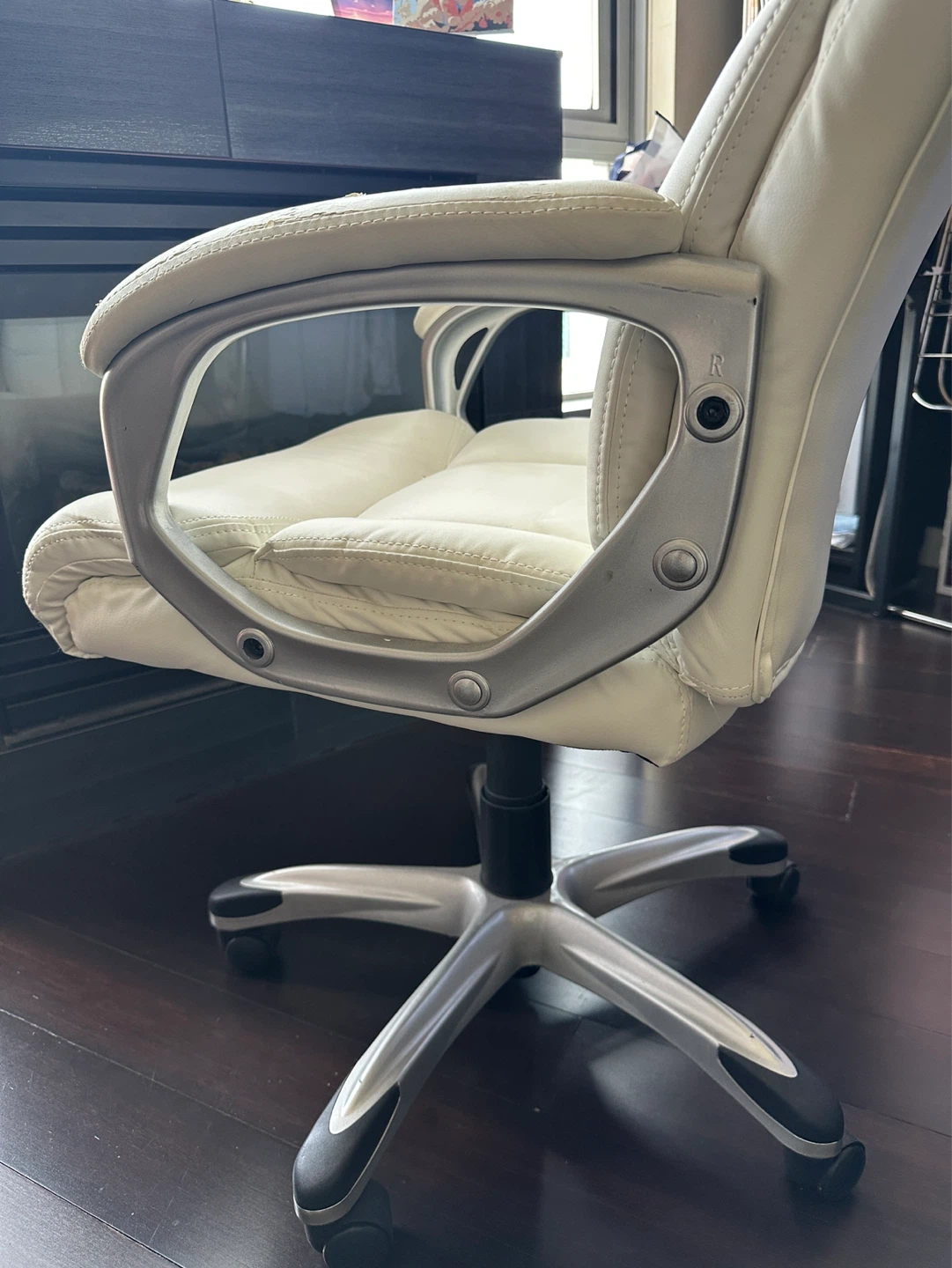 White Office Chair - photo 3