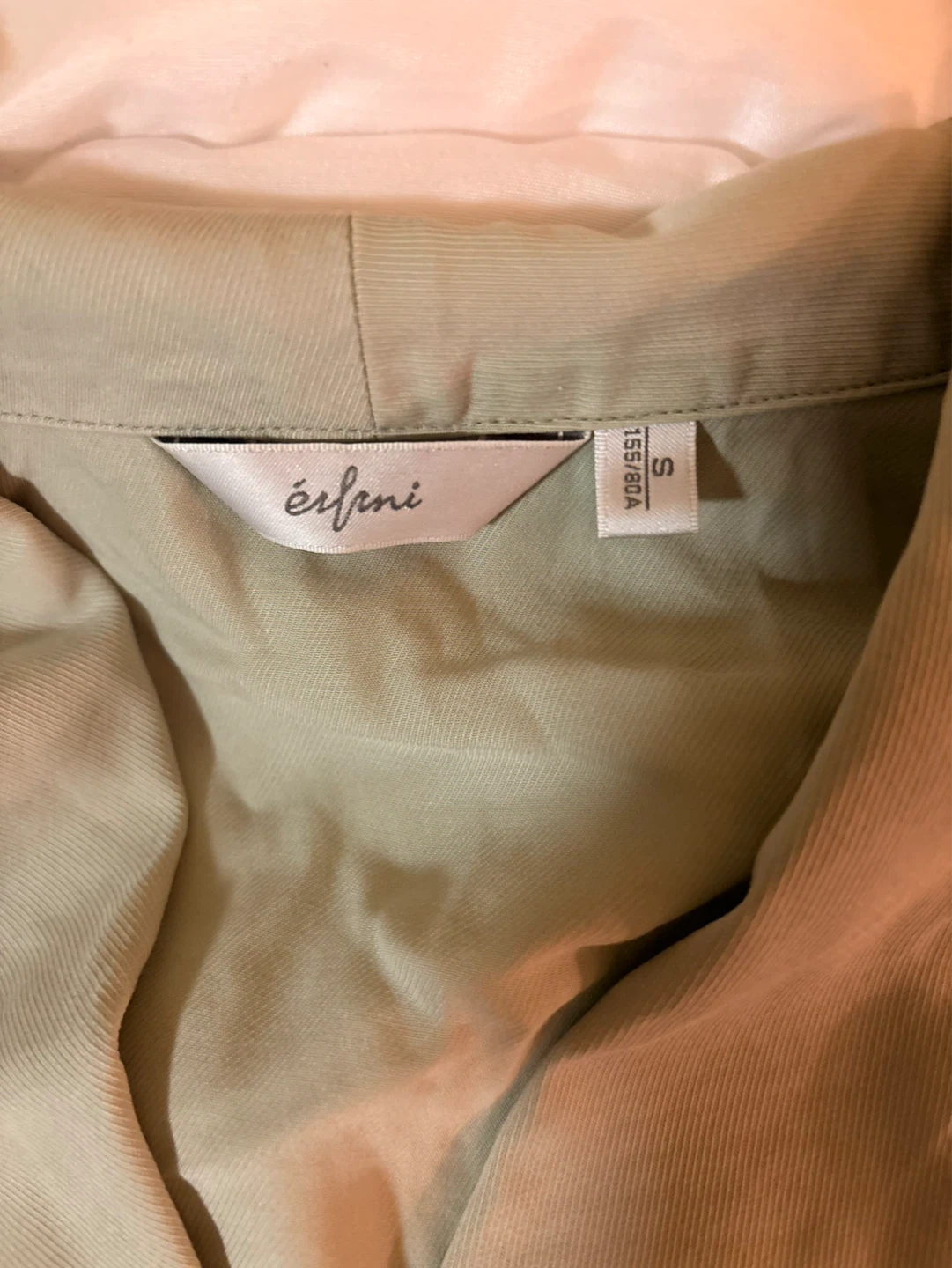 Érjani Size S Light Green Button-Up Shirt