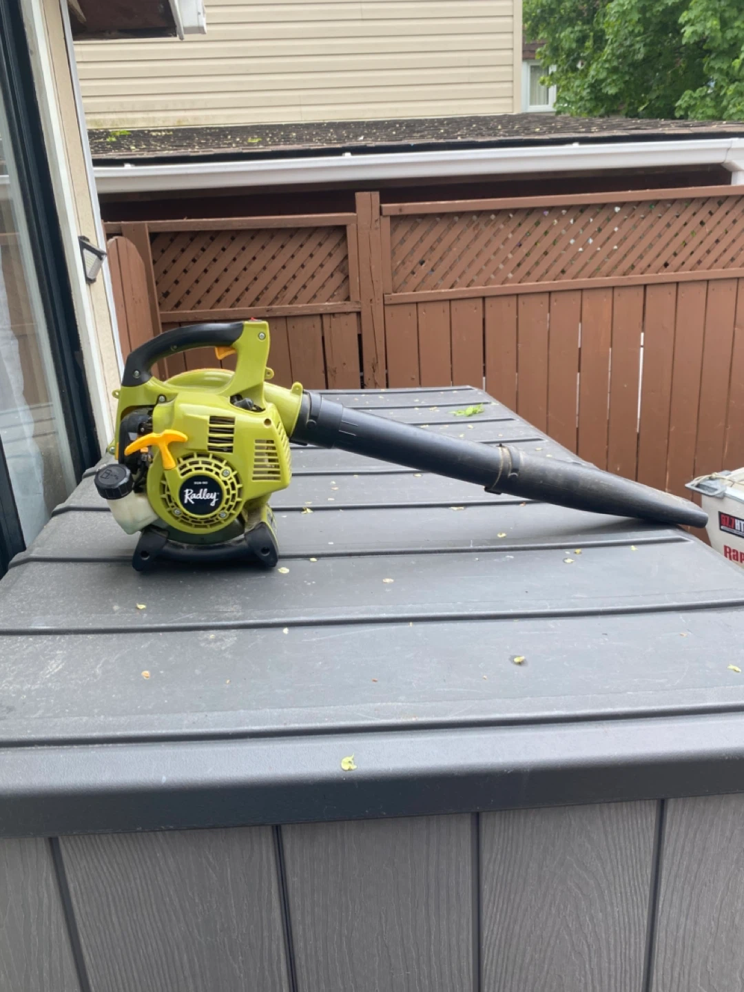 Trimmer blower