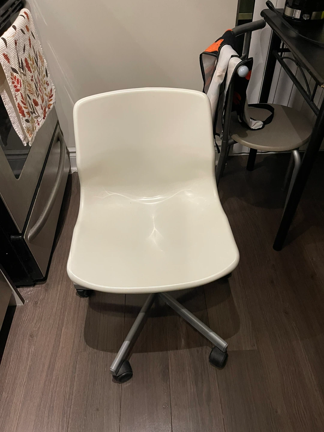 White chair - photo 2