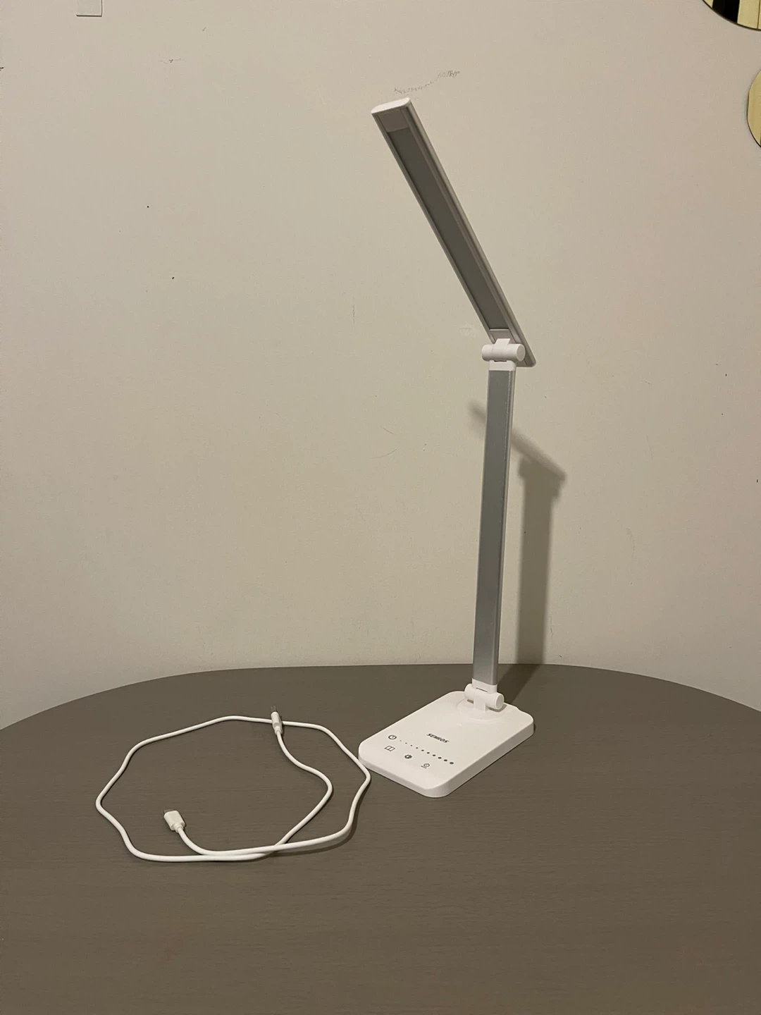 Desk lamp