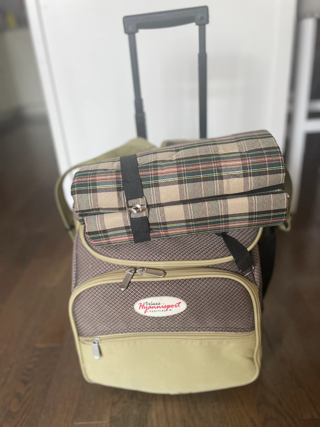 Deluxe Rolling Picnic Basket Set