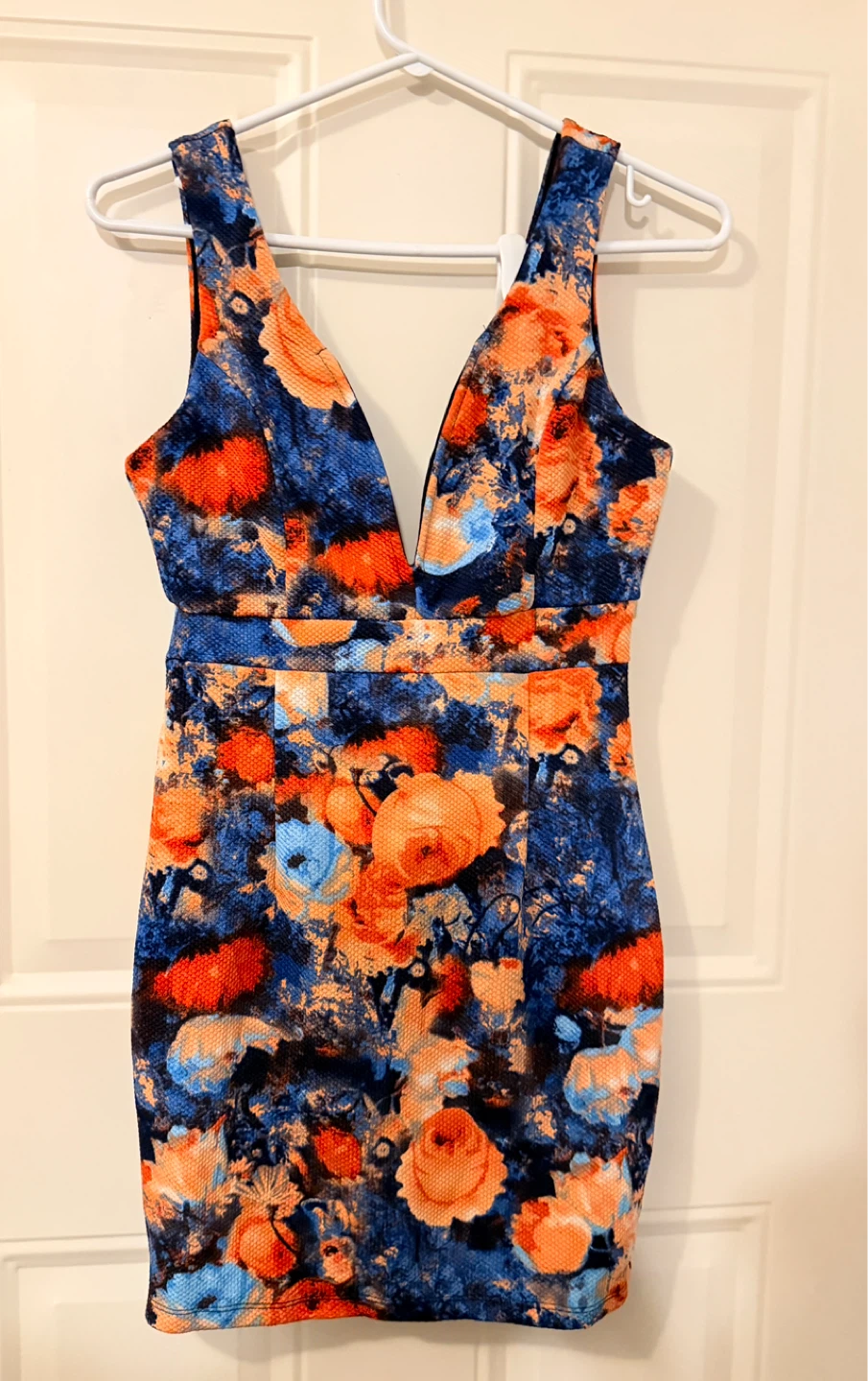 Floral V-Neck Mini Dress size M