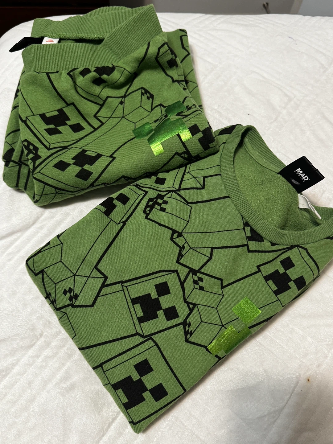 Minecraft Creeper Sweatshirt and Pants Set