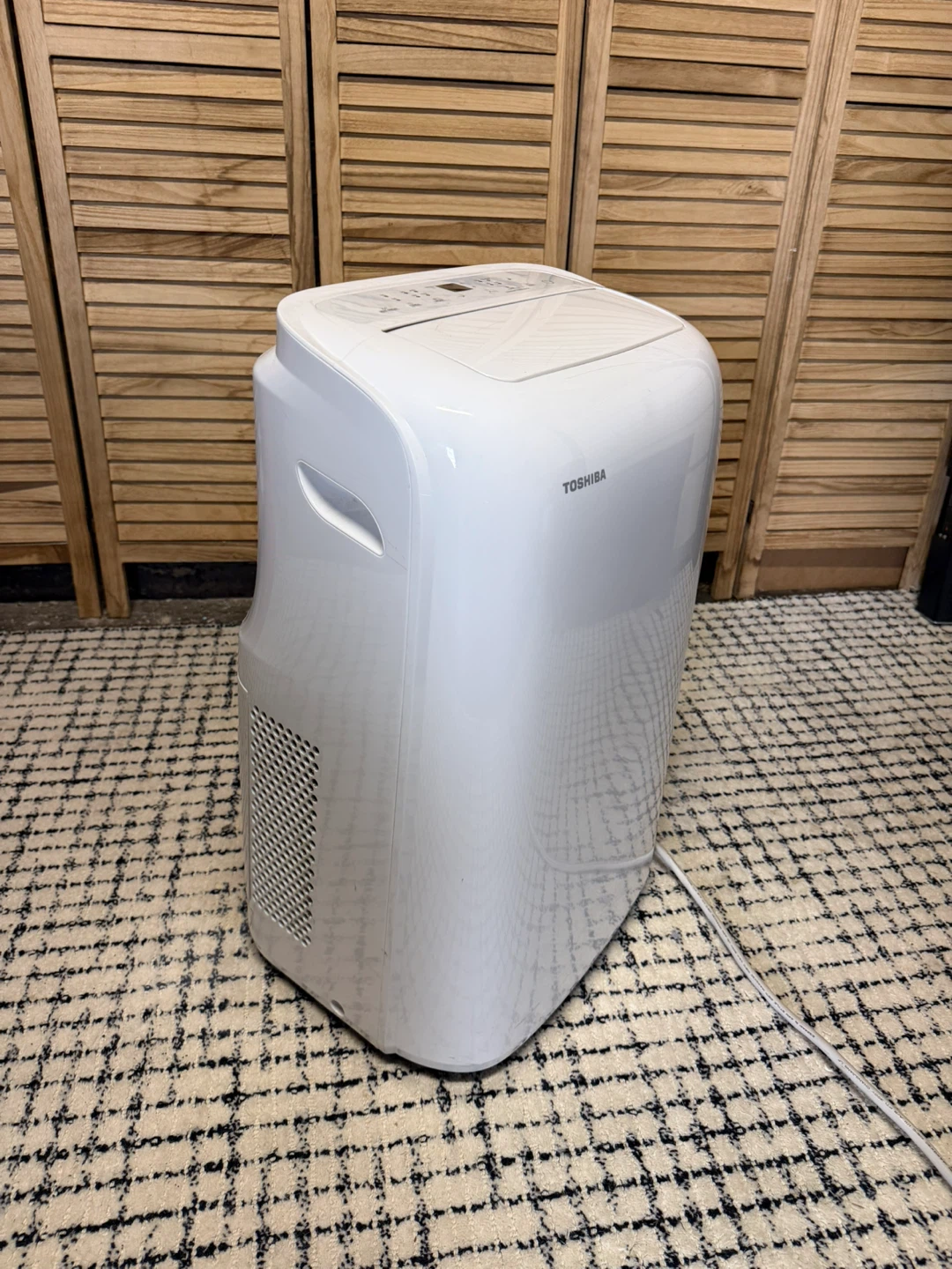 Toshiba Portable Air Conditioner - photo 3