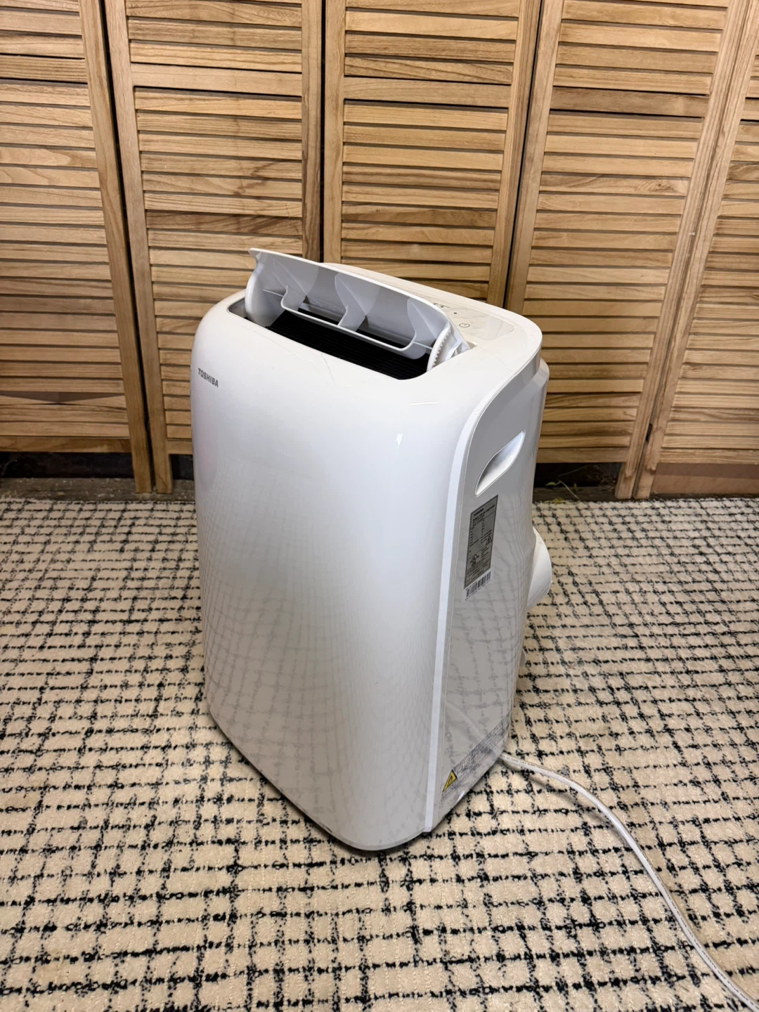 Toshiba Portable Air Conditioner - photo 2
