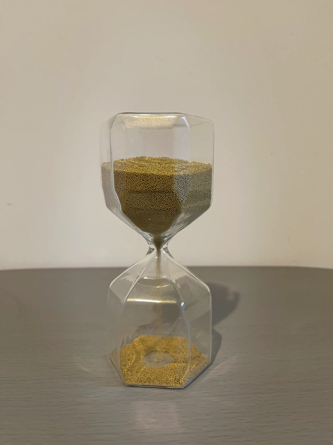 Gold sandglass
