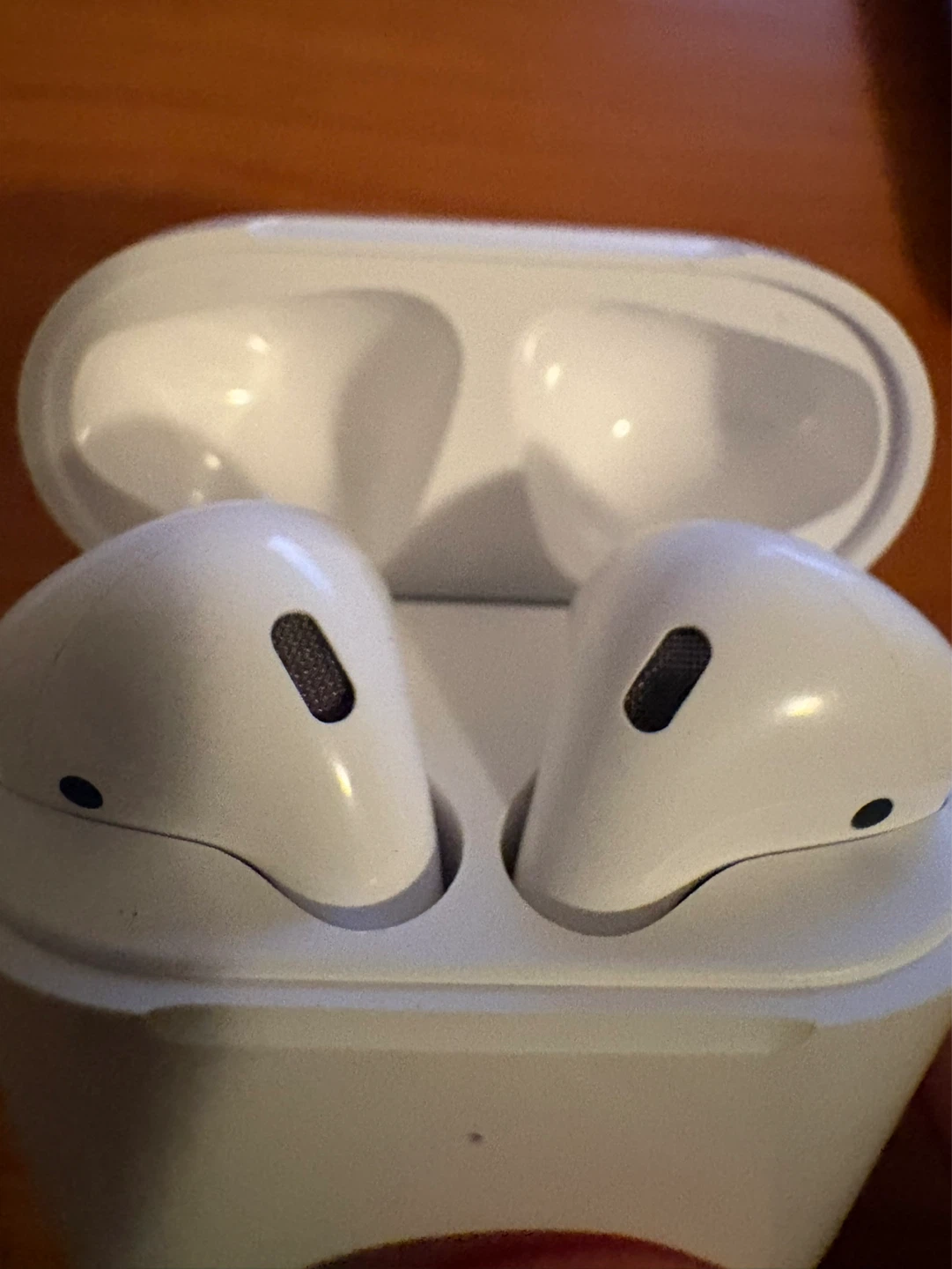 Apple AirPods (2nd Generation) with Charging Case - photo 3