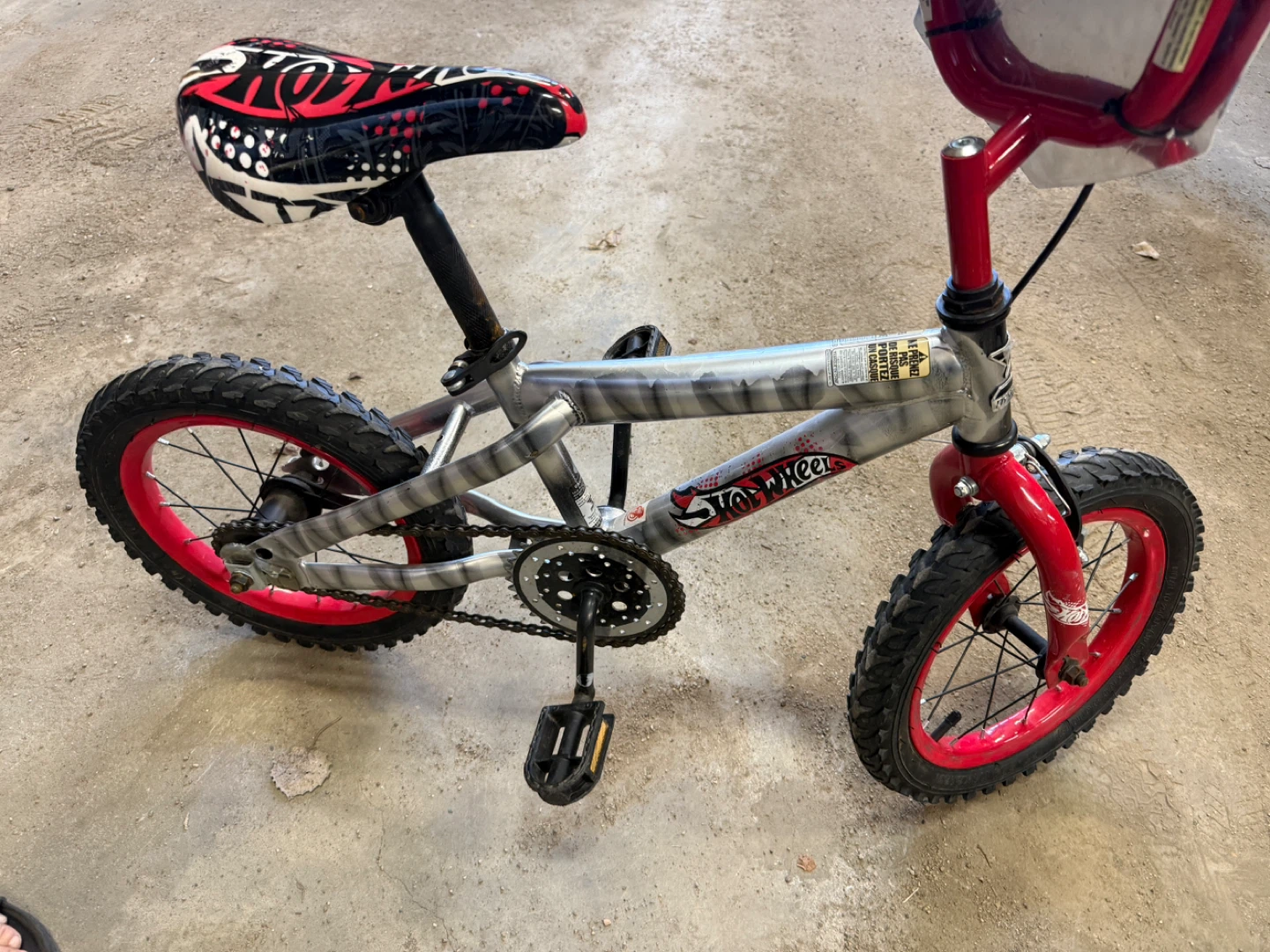 Hot Wheels 16-inch Kids Bike - photo 3