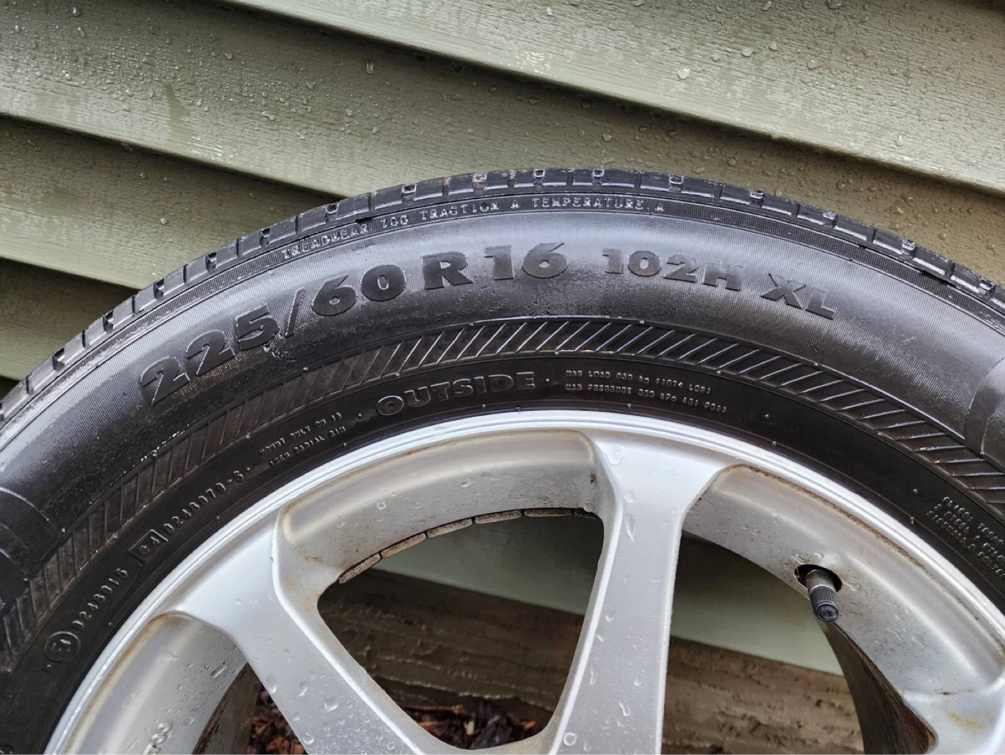 Set of 4 225/60 R16 Tires and Rims - photo 4