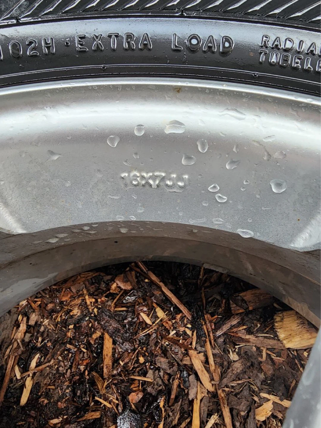Set of 4 225/60 R16 Tires and Rims - photo 2