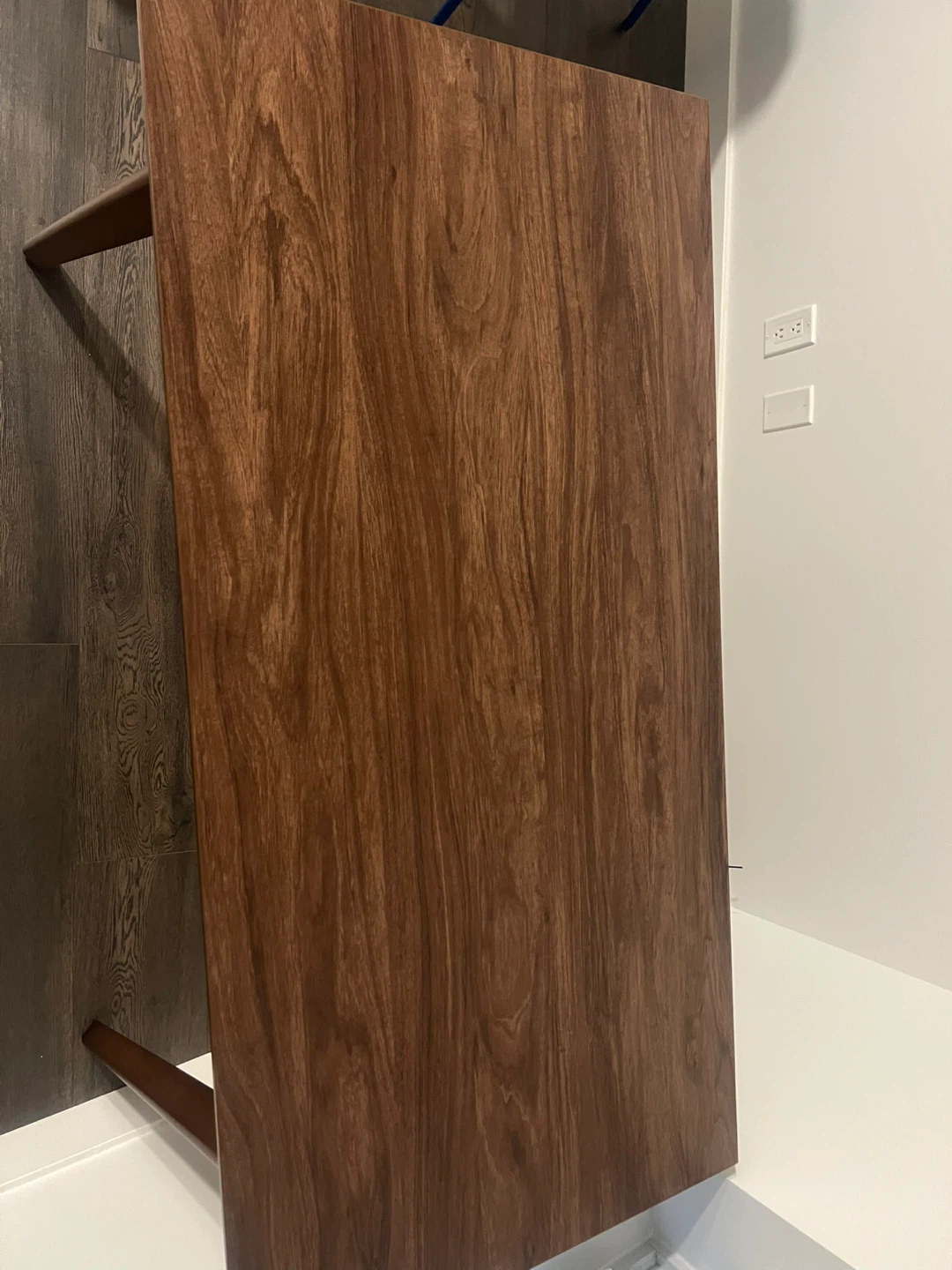 desk - photo 2