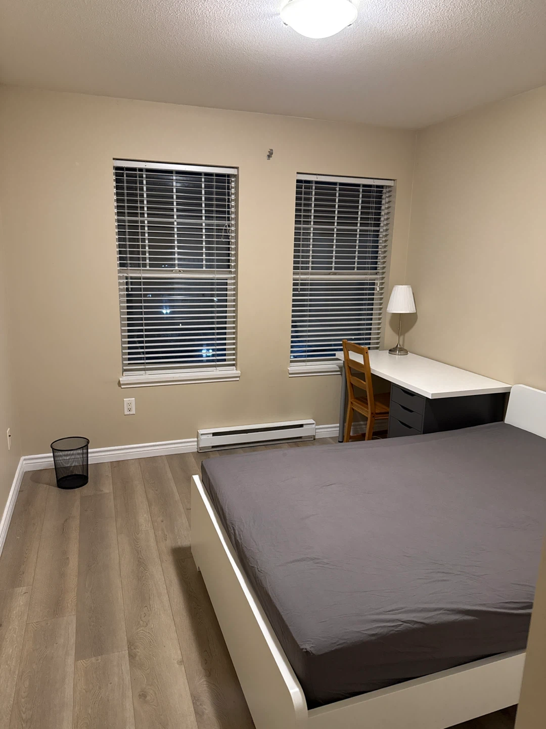 Fleetwood Spacious Townhouse-single room for rent
