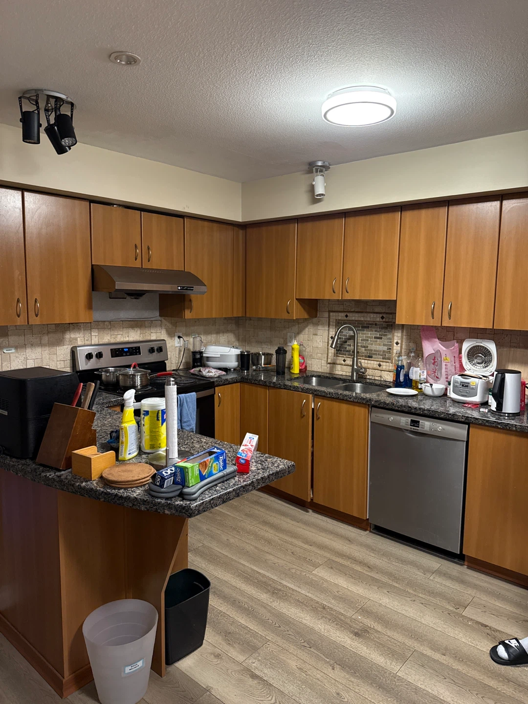 Fleetwood Spacious Townhouse-single room for rent - photo 5
