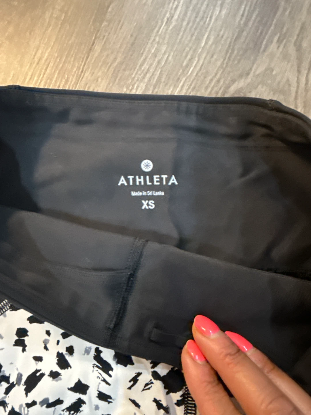Athleta Black & White Patterned Athletic Shorts Size XS - photo 2