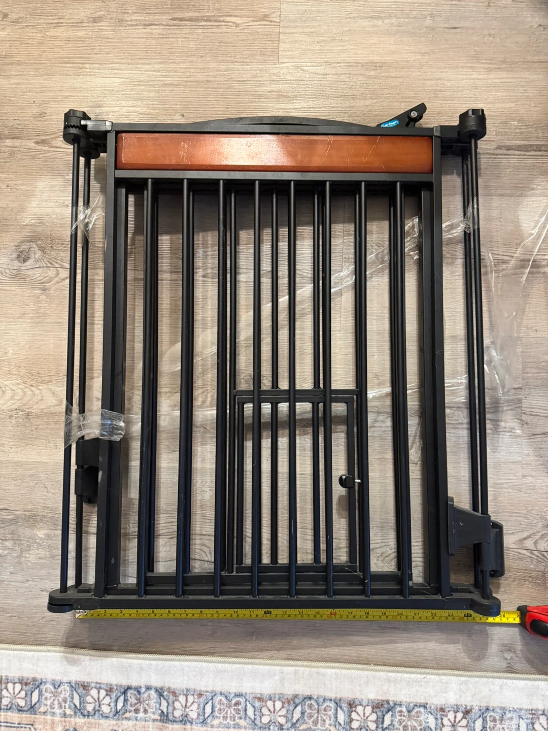 Baby Gate with Wood Accent - photo 2