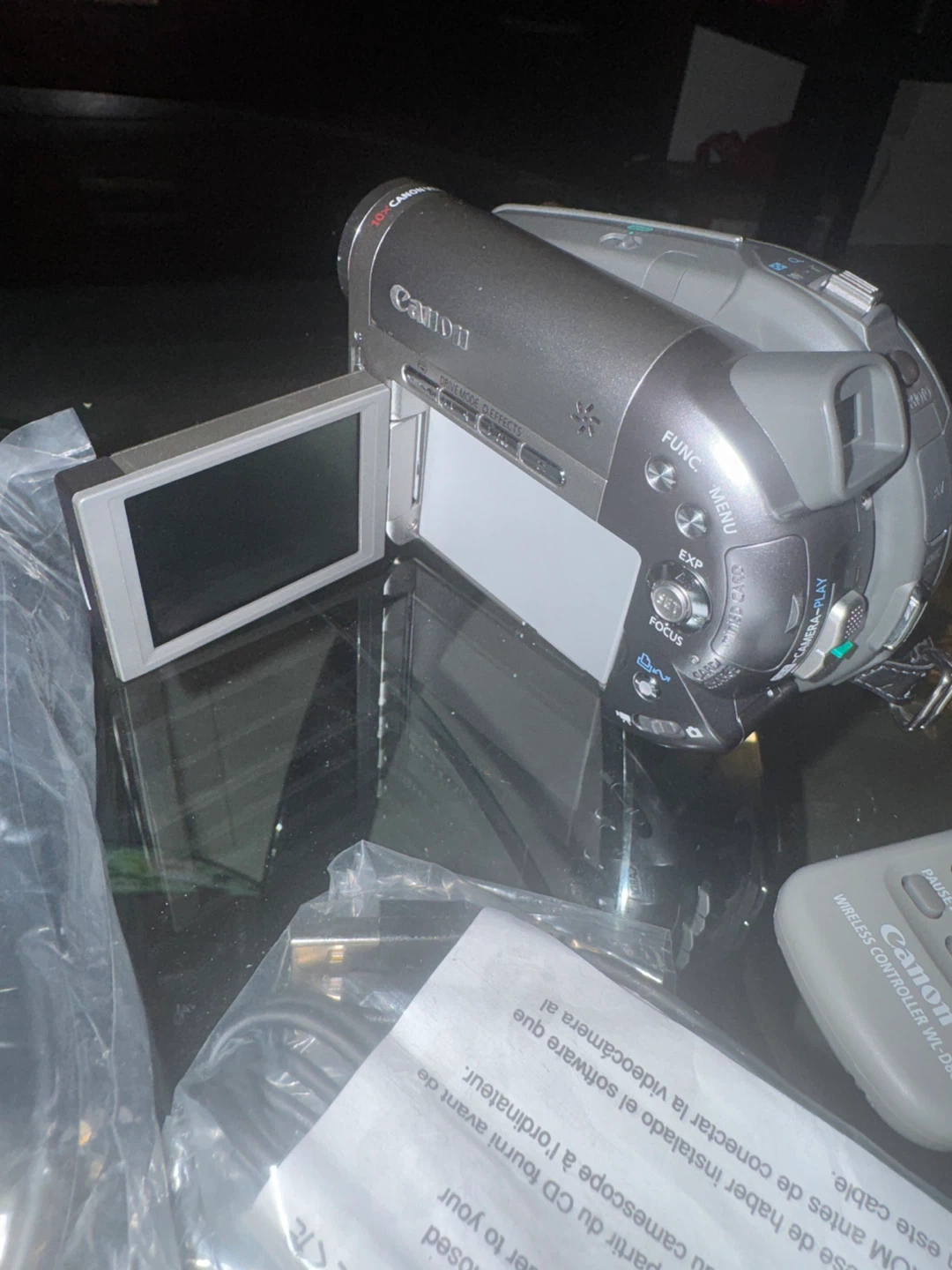 Canon DC301 DVD Camcorder with Remote - photo 2