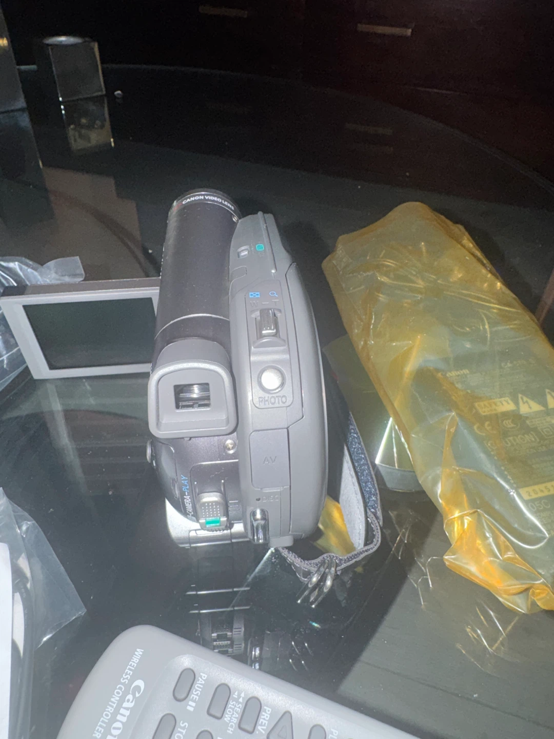 Canon DC301 DVD Camcorder with Remote - photo 3