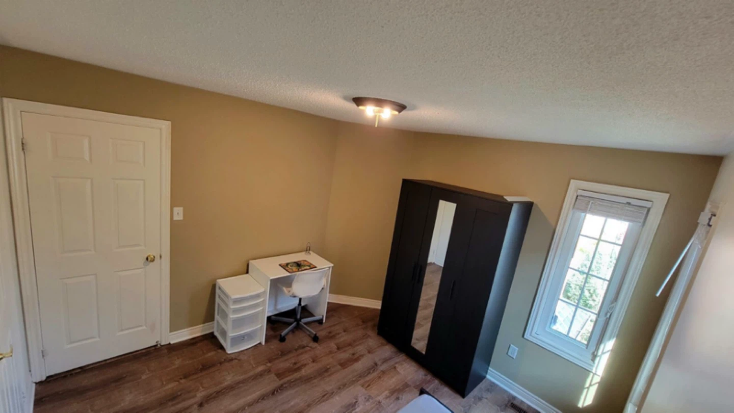 Private room for rent: Ideal for a Female - photo 3