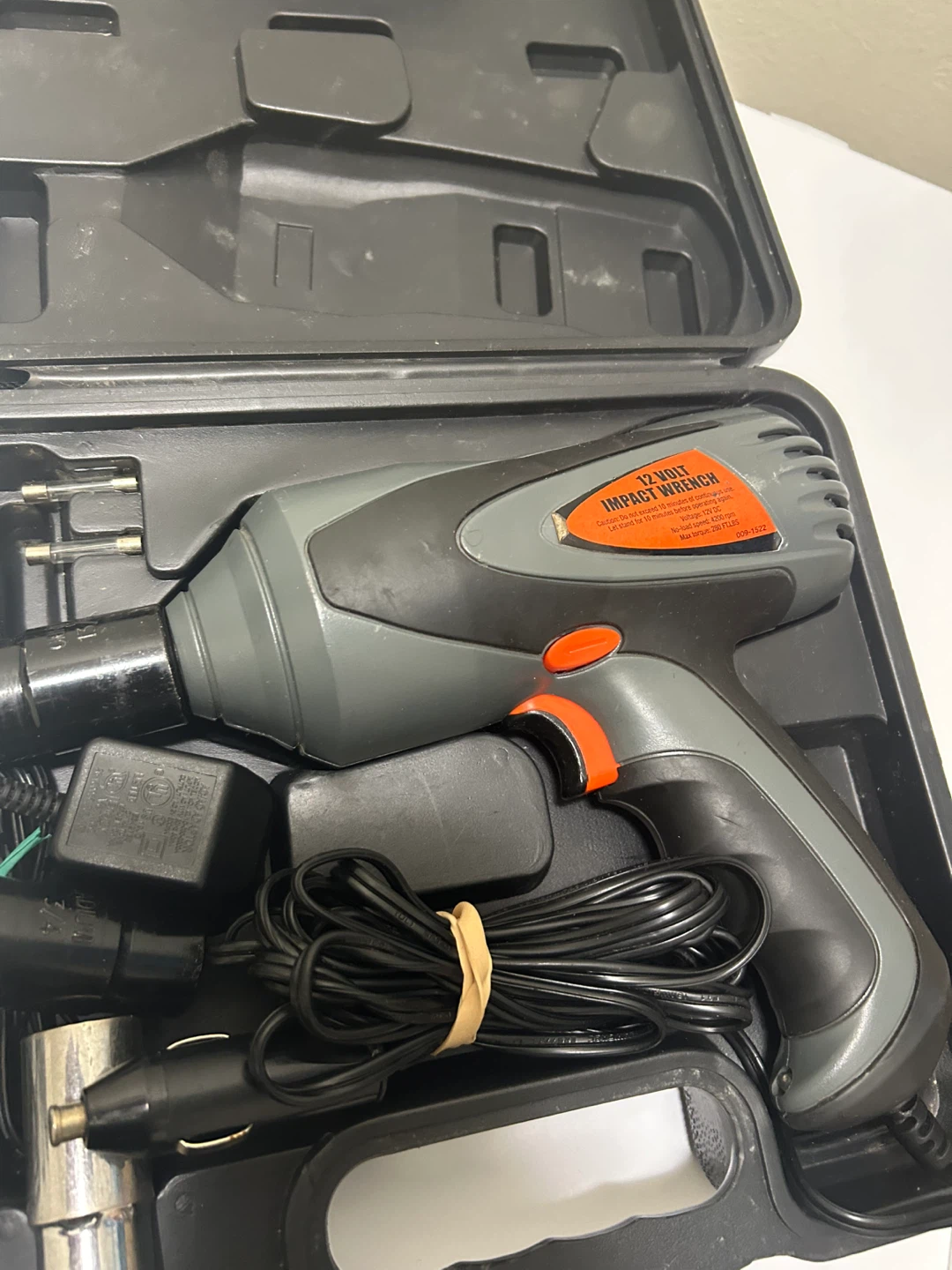 Black & Decker 12 Volt Impact Wrench Kit