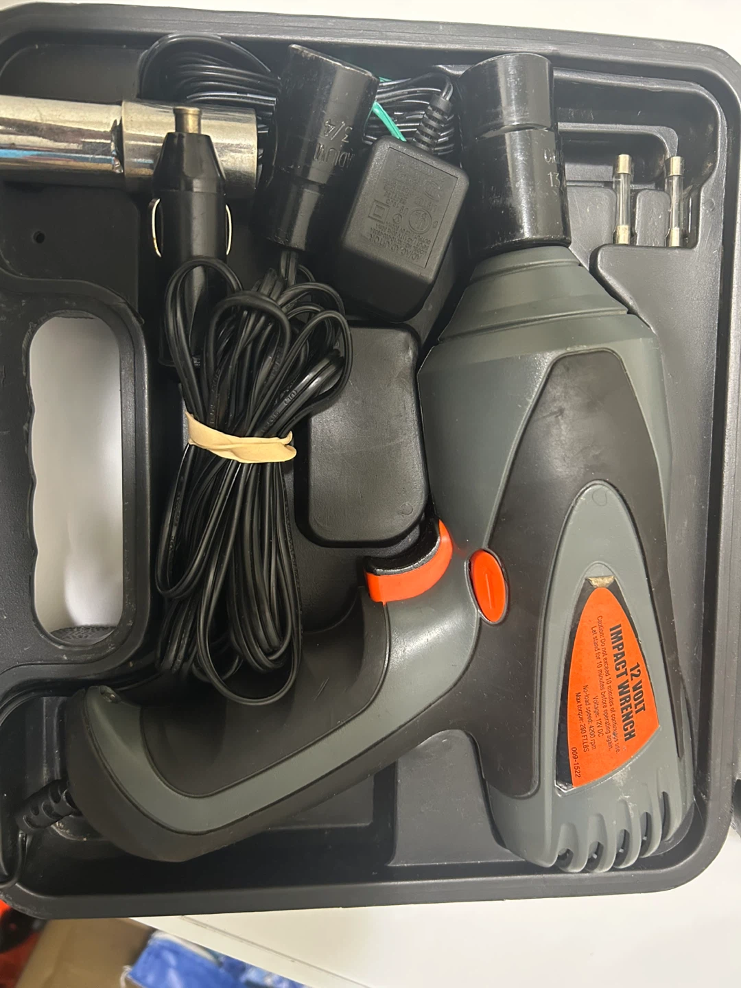 Black & Decker 12 Volt Impact Wrench Kit - photo 2