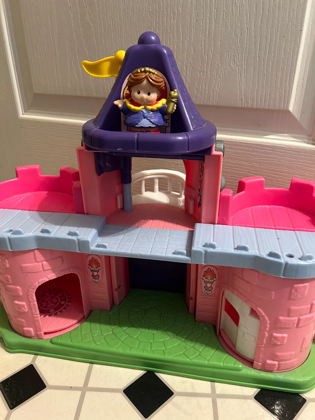Fisher-Price little people castle - photo 2