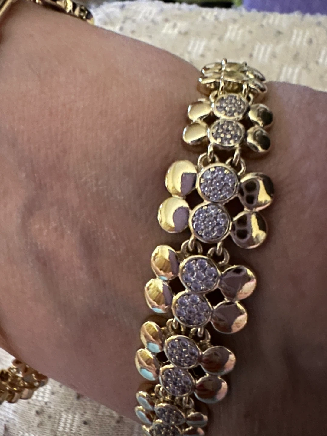 14kGold laminated Bracelet with Flower Design and Rhinestones