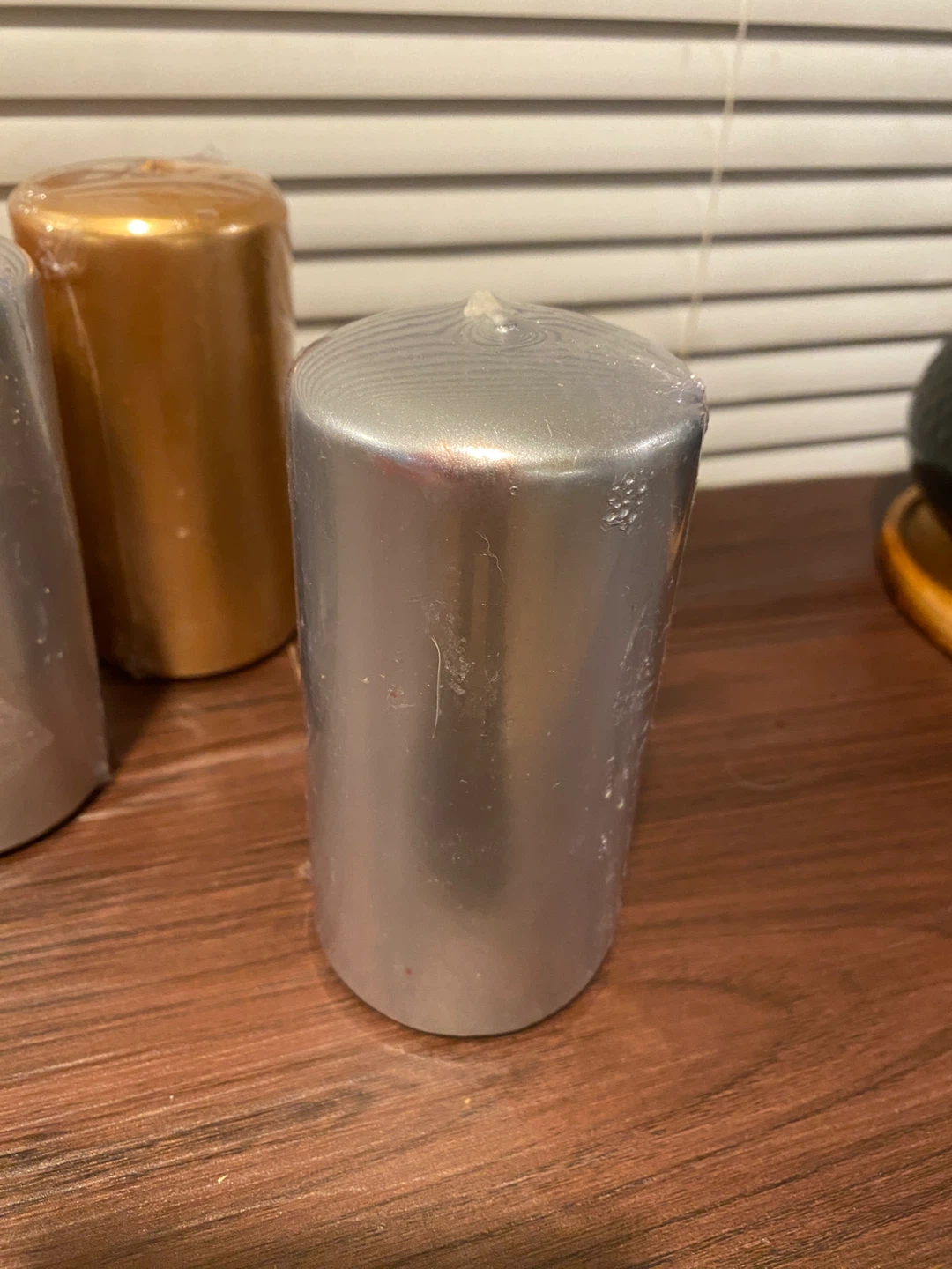 Set of 5 Metallic Pillar Candles (3 Silver, 2 Gold) - Brand New - photo 3