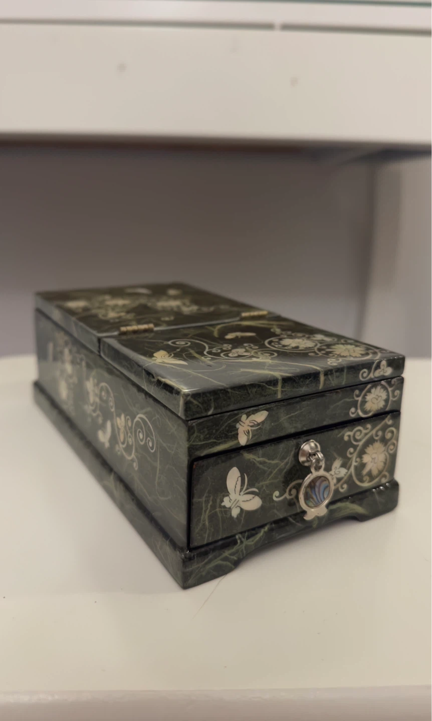 Decorative Jewellery Box with Mirror