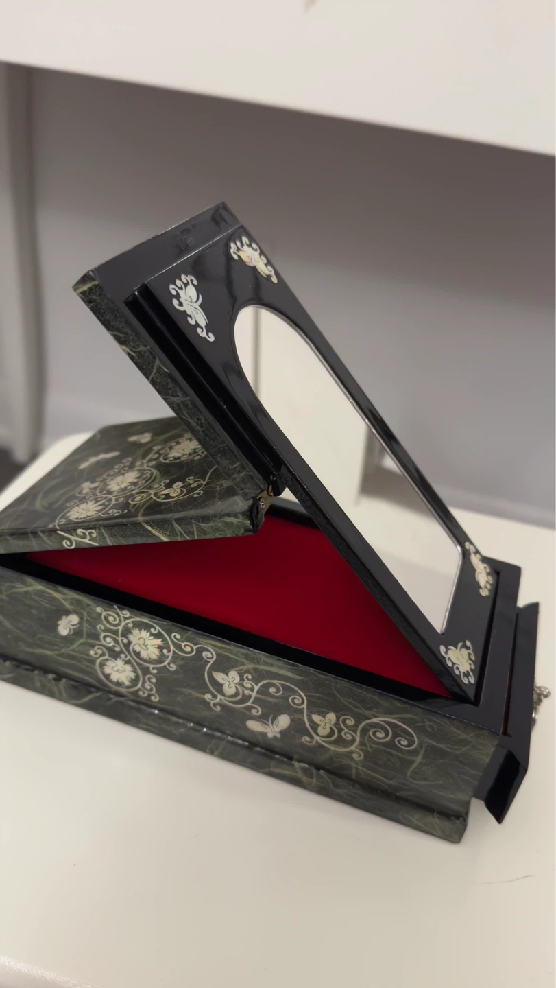 Decorative Jewellery Box with Mirror - photo 3