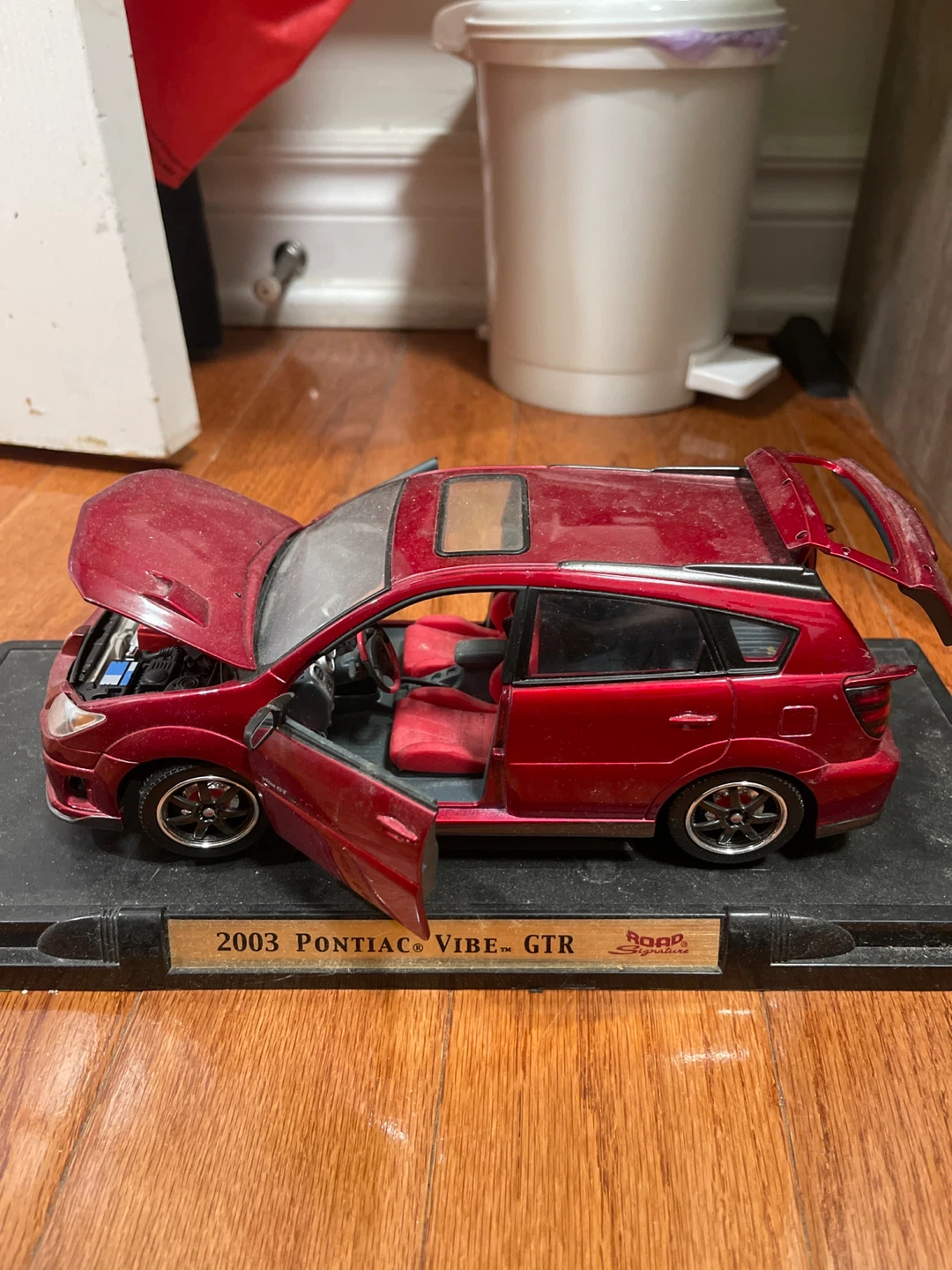 2003 Pontiac Vibe GTR 1:24 Scale Model Car