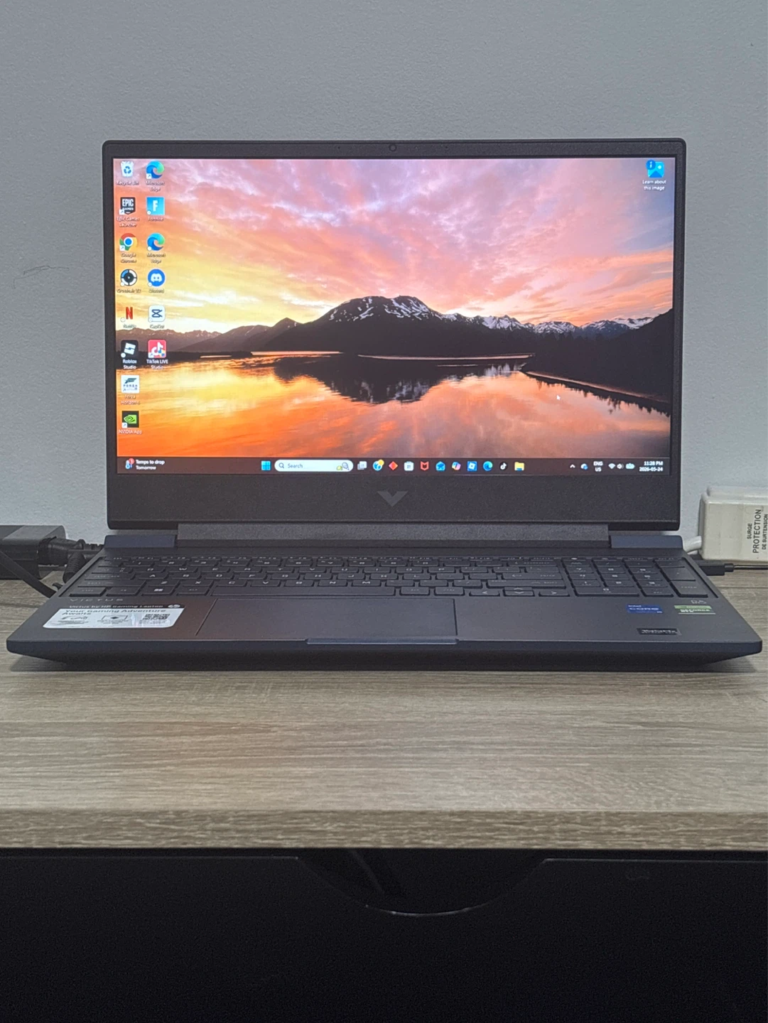 HP Victus 15.6" FHD Gaming Laptop - price negotiable - photo 3