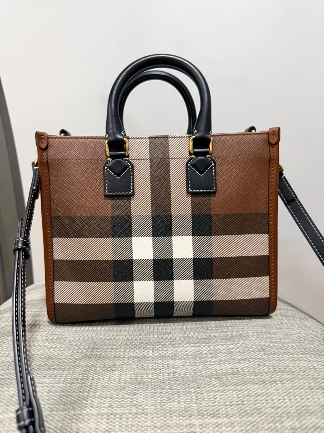 Burberry Mini Freya Tote Bag - photo 4