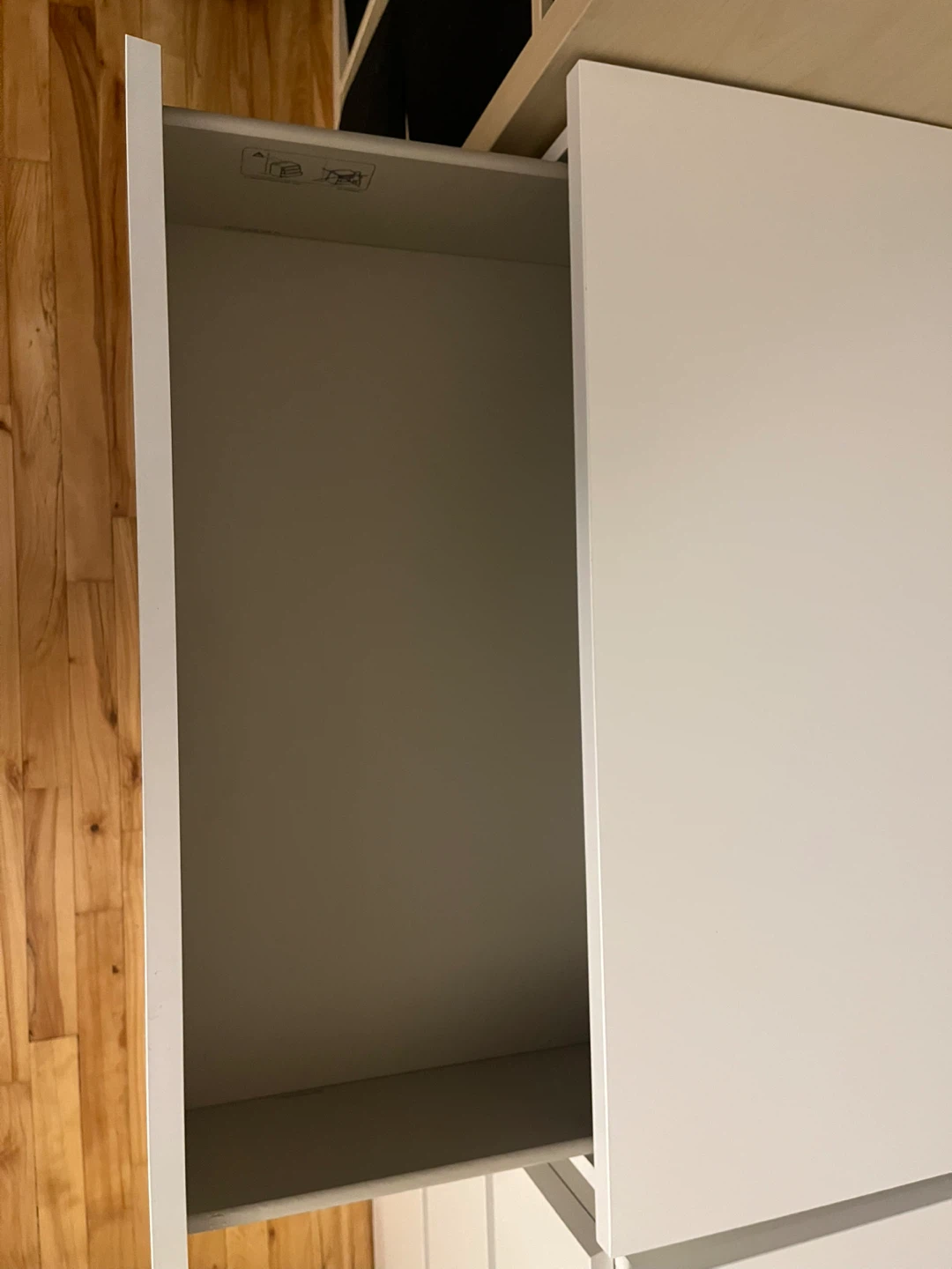 IKEA malm 3 drawers Dresser - photo 3