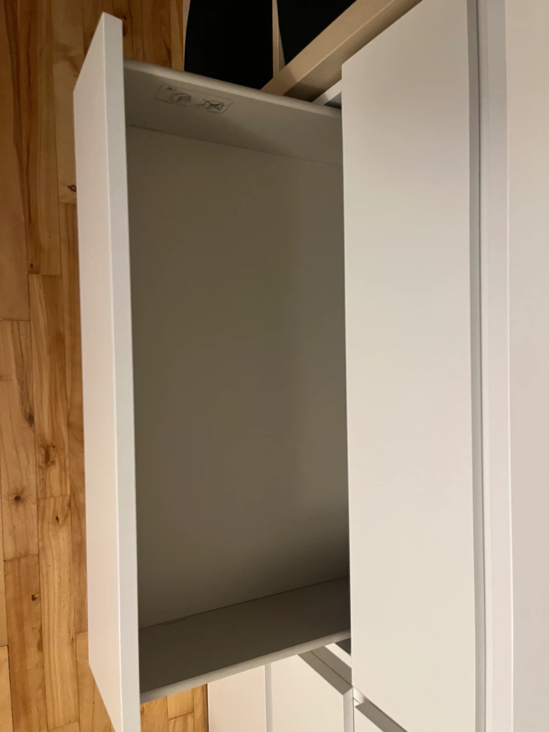 IKEA malm 3 drawers Dresser - photo 4