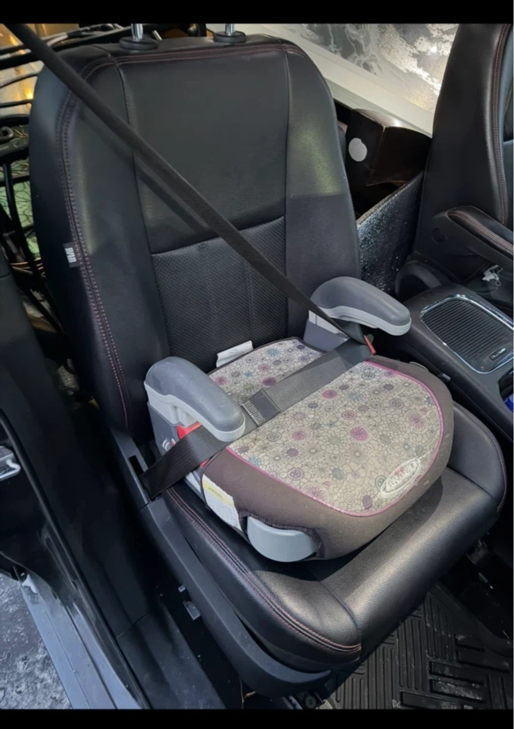 Graco Booster Carseat - photo 4