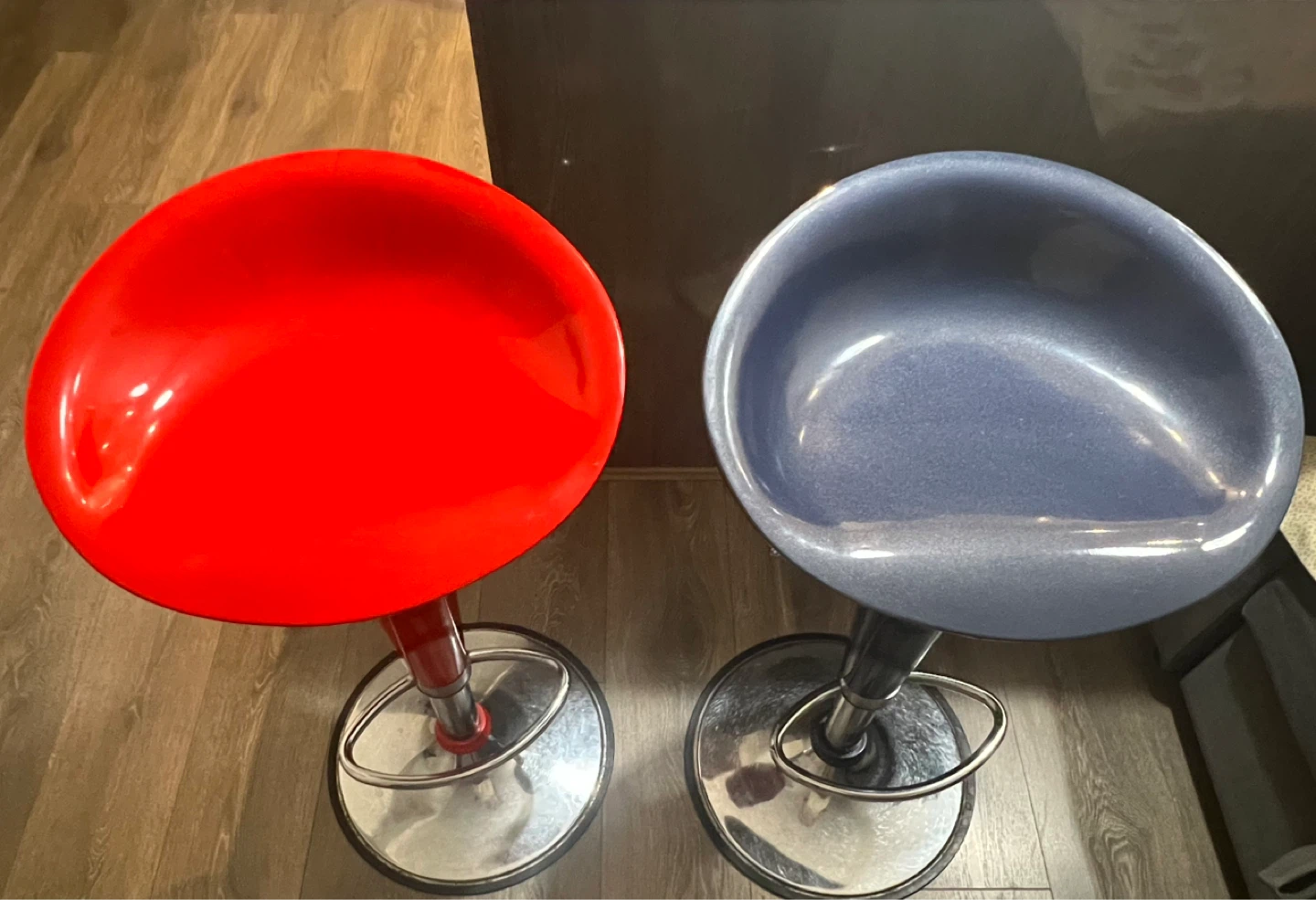 Set of 2 Adjustable Bar Stools - Red and Blue