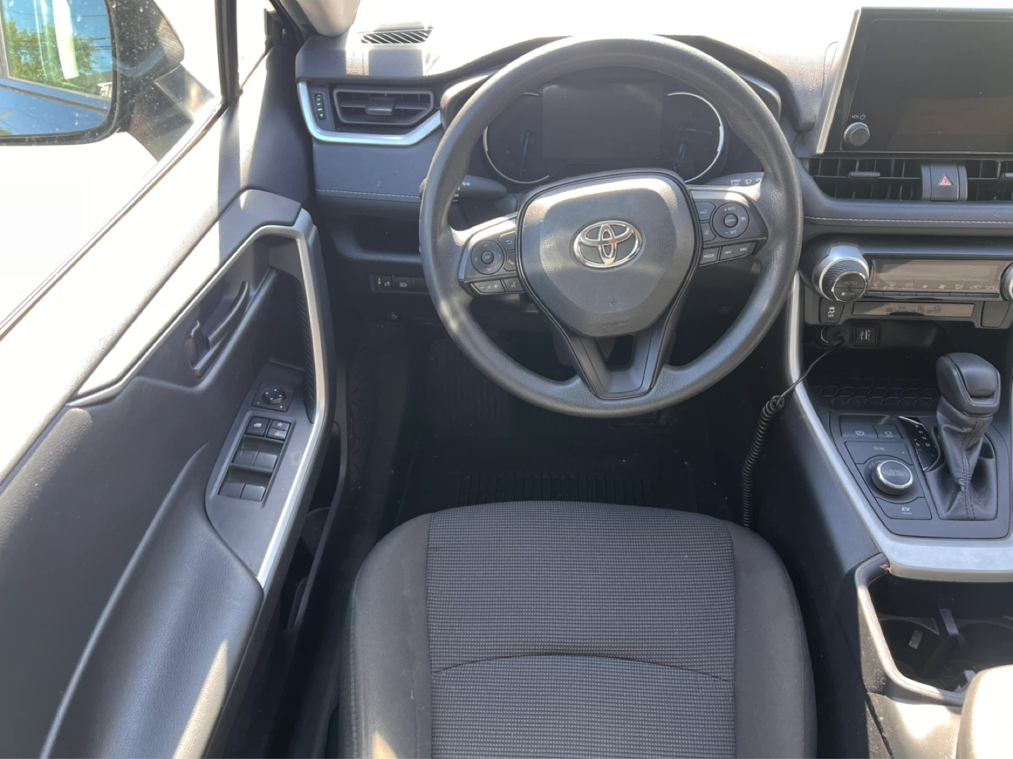 2021 Toyota RAV4 Hybrid - photo 3