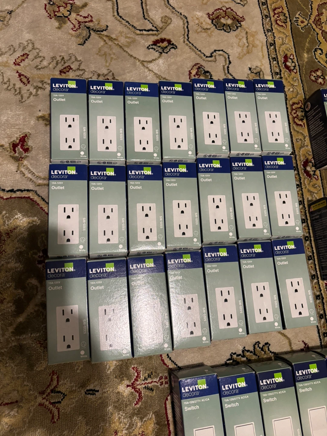 Leviton Decora 15A-125V Outlets and Switches - photo 3