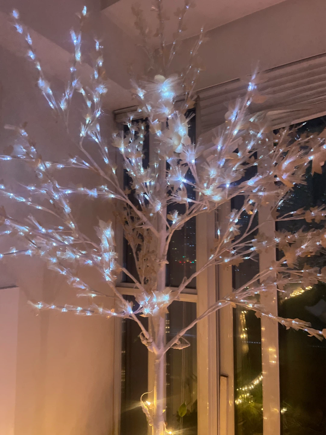 Moving must go nice tree led