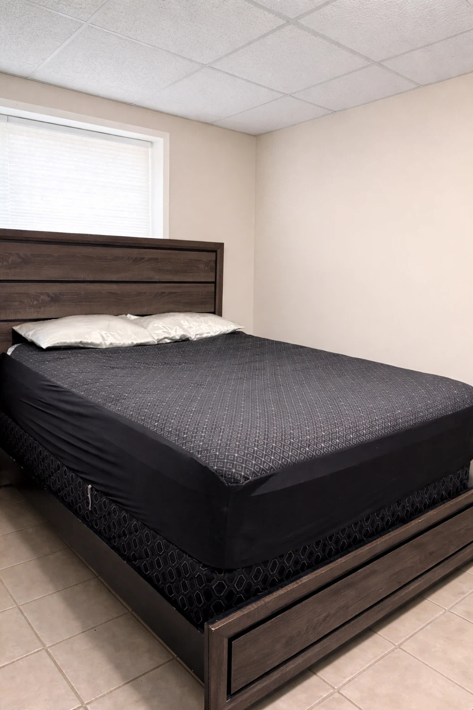 Dark Wood 3-Piece Bedroom Set with Queen Bed Frame and Dresser - photo 2