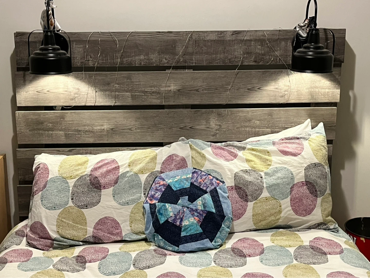 Full size bed frame - photo 3