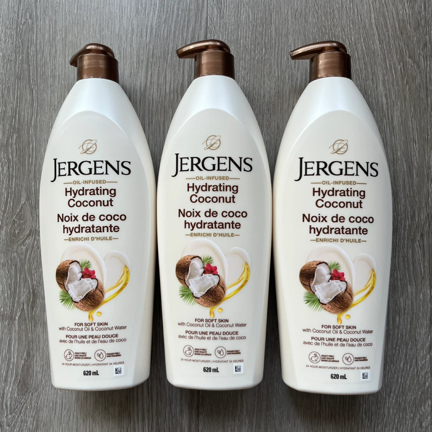 Jergens Hydrating Coconut Moisturizer x 3 bottles (620 mL each)