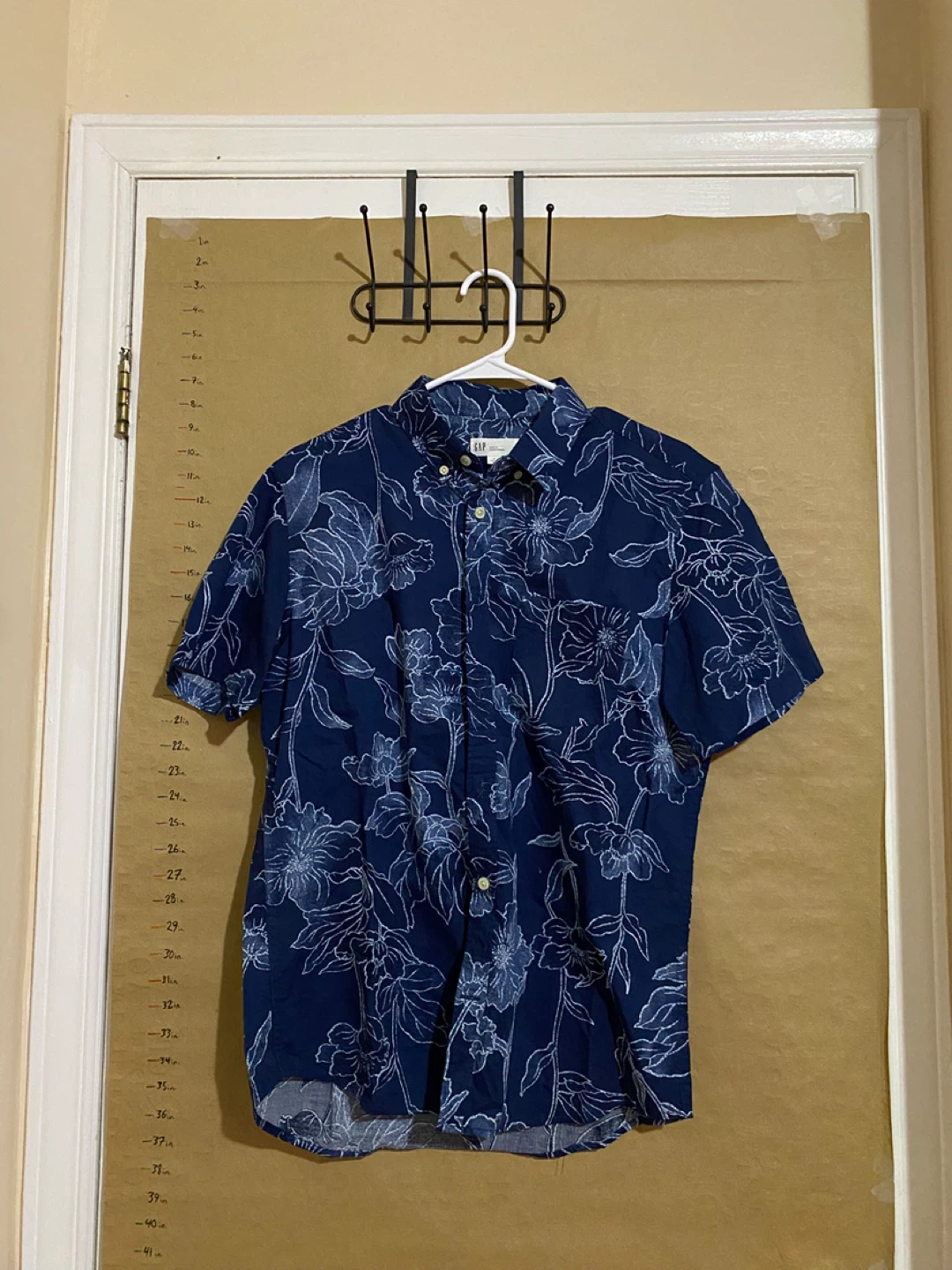 GAP Men's Short Sleeve Button-Up Shirt - Blue Floral