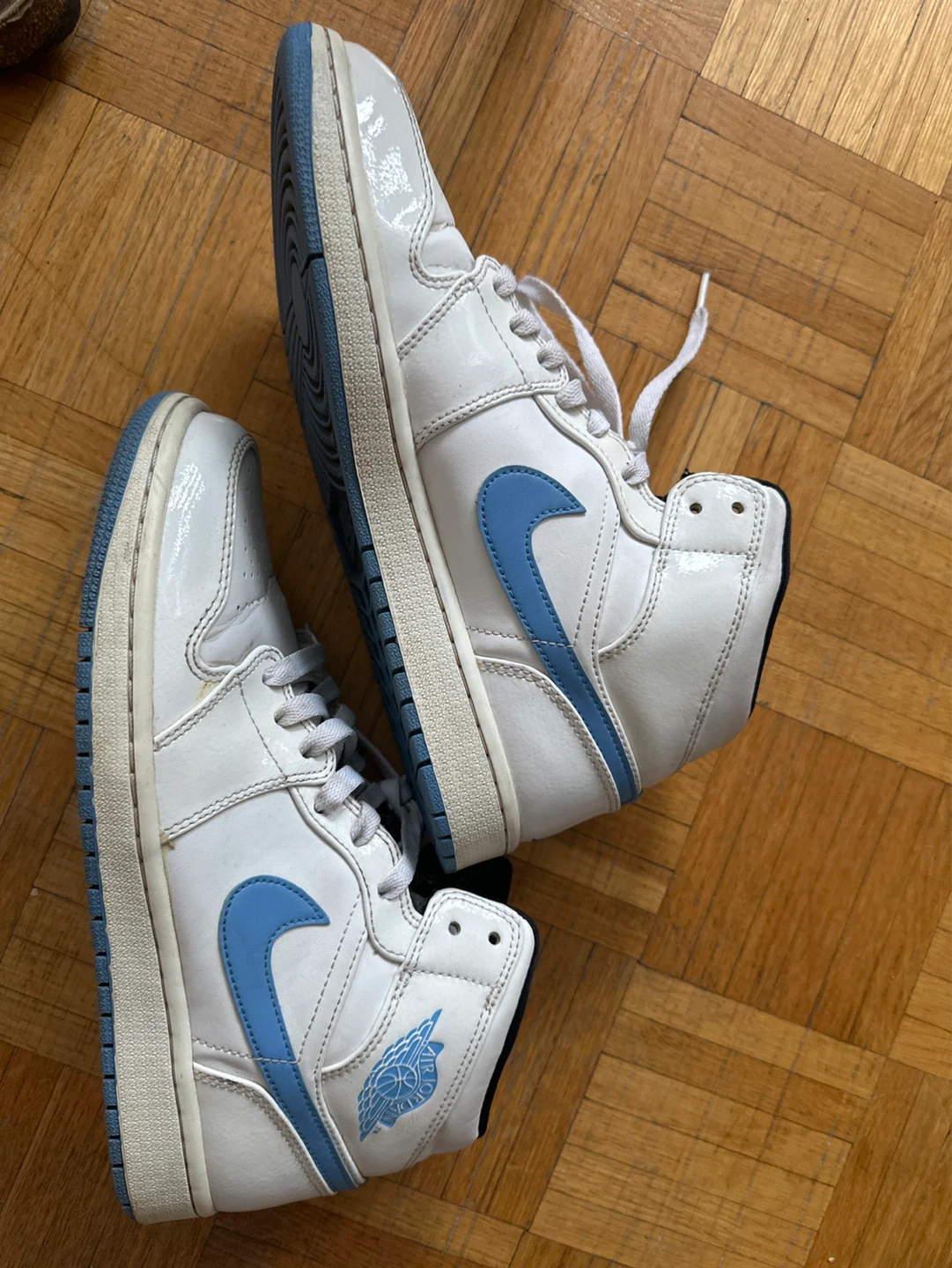 Jordan 1 Retro High OG (GS) 'UNC' - White/University Blue