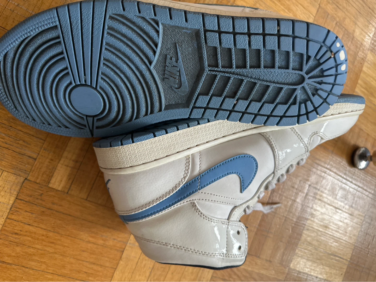 Jordan 1 Retro High OG (GS) 'UNC' - White/University Blue - photo 2
